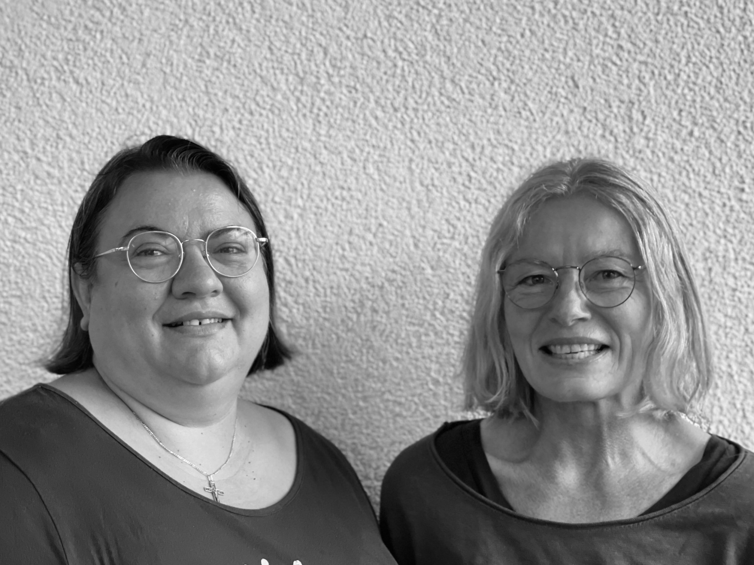 Schwarz-Weiß-Foto: Frau Ott und Frau Garboli