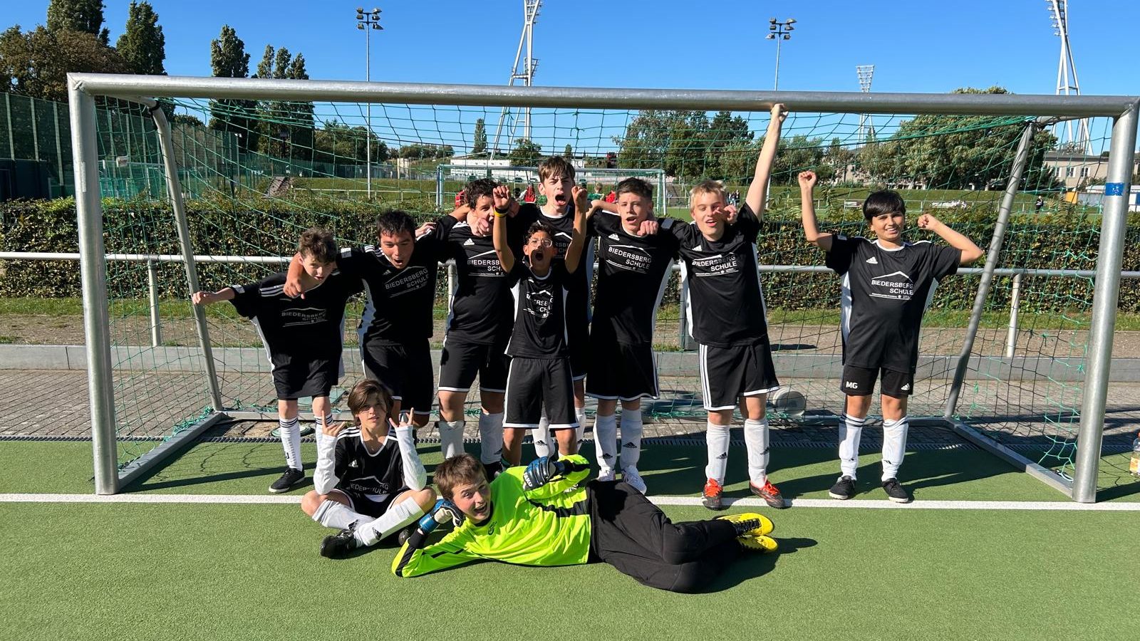 Teamfoto einer Fußballmannschaft